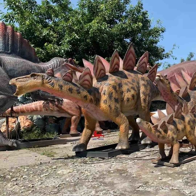 comprar Estátuas de dinossauros em tamanho real à prova d'água ao ar livre para parque de trampolim online manufacture