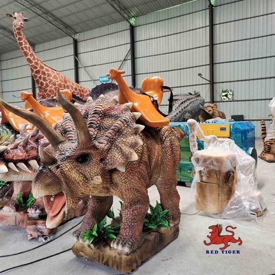 Triceratops animatrônicos internos montados em tamanho personalizado de dinossauro