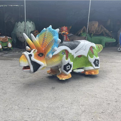 Passeio de dinossauro animatrônico personalizado em cores naturais para parque temático