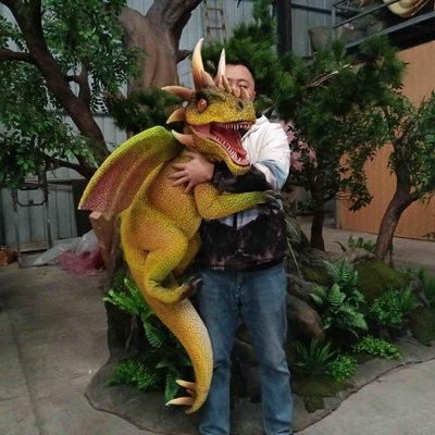 Bom preço Mosca Animatronic Dragon Puppet do dinossauro do bebê do controle da mão on-line