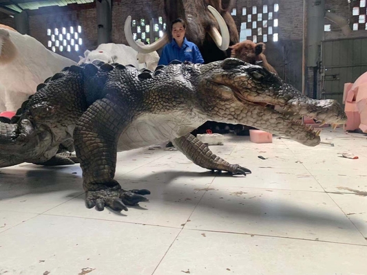 Bom preço Traje realístico interativo do crocodilo para o parque de diversões on-line